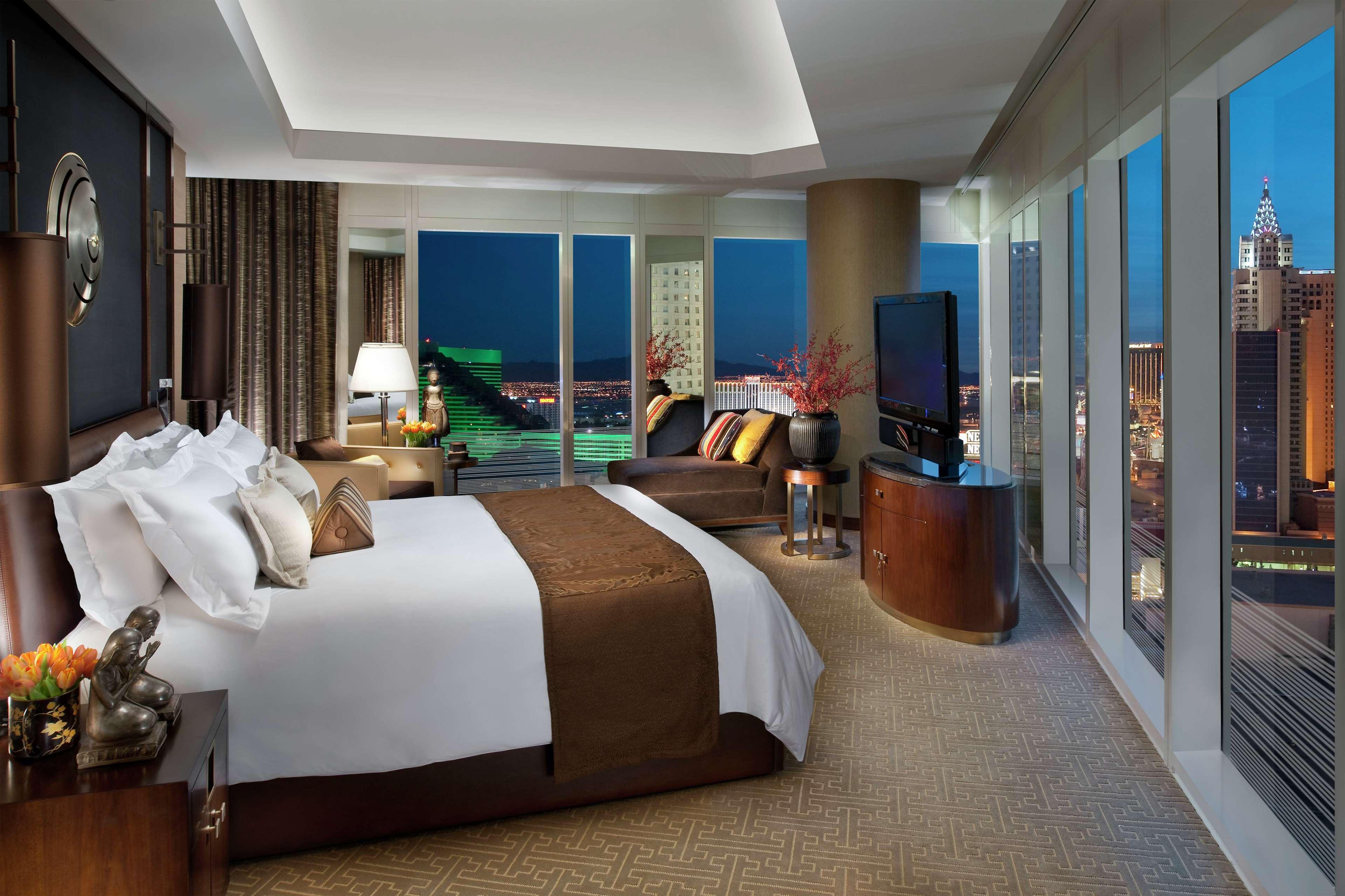 Топ 5 отелей. Отель мандарин Дубай. Waldorf Astoria интерьер. Waldorf Astoria Лас Вегас. Красивые отели.
